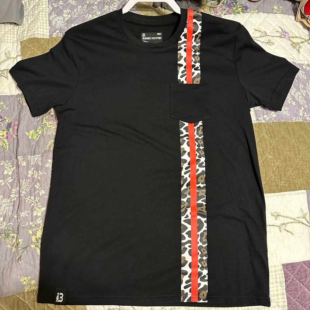 Bushwick Industries Black T-Shirt Size Medium